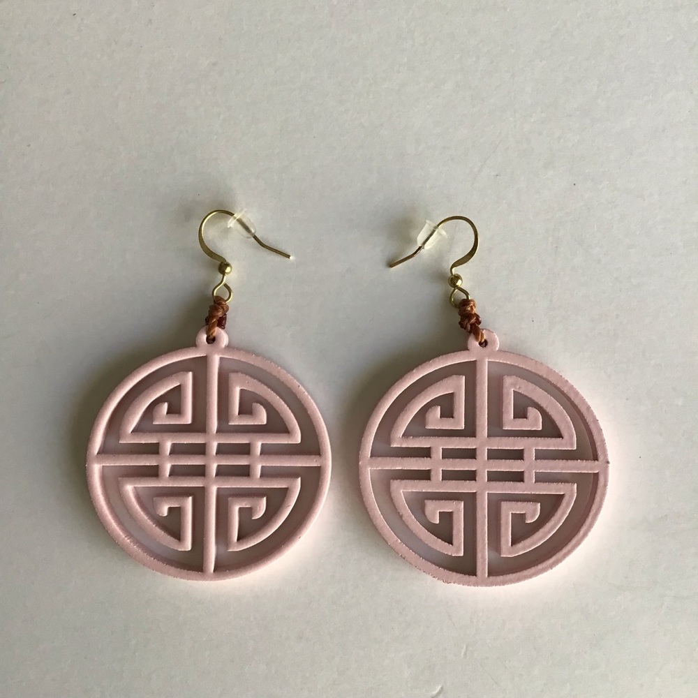 NEW Medallion Earrings Asian-Style Pink Lacquer Open Work Tagua Nut Lightweight - Picture 2 of 14